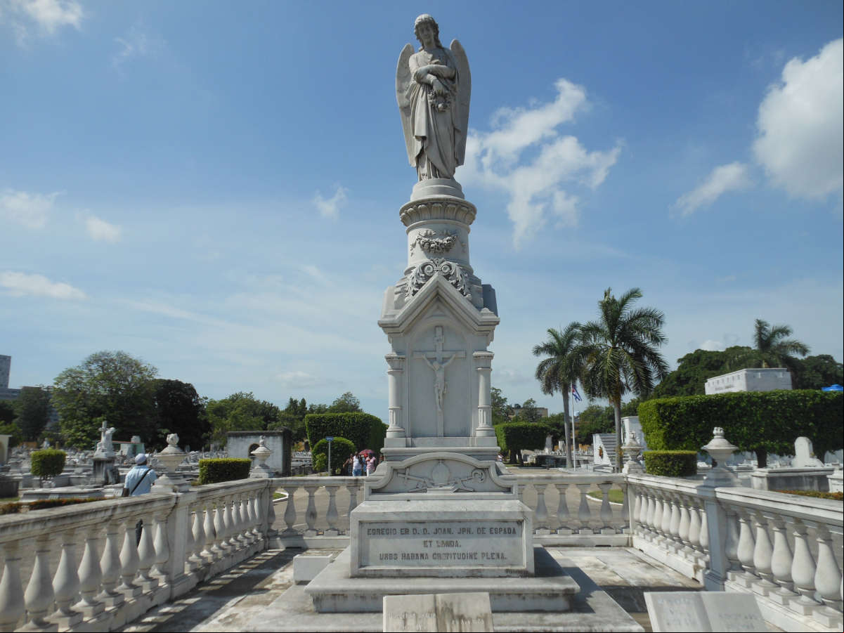 Cementerio Colón, la Habana, Cuba. El Panteón de los Prelados donde reposa el obispo Espada Cementerio Colón, la Habana, Cuba. El Panteón de los Prelados donde reposa el obispo Espada