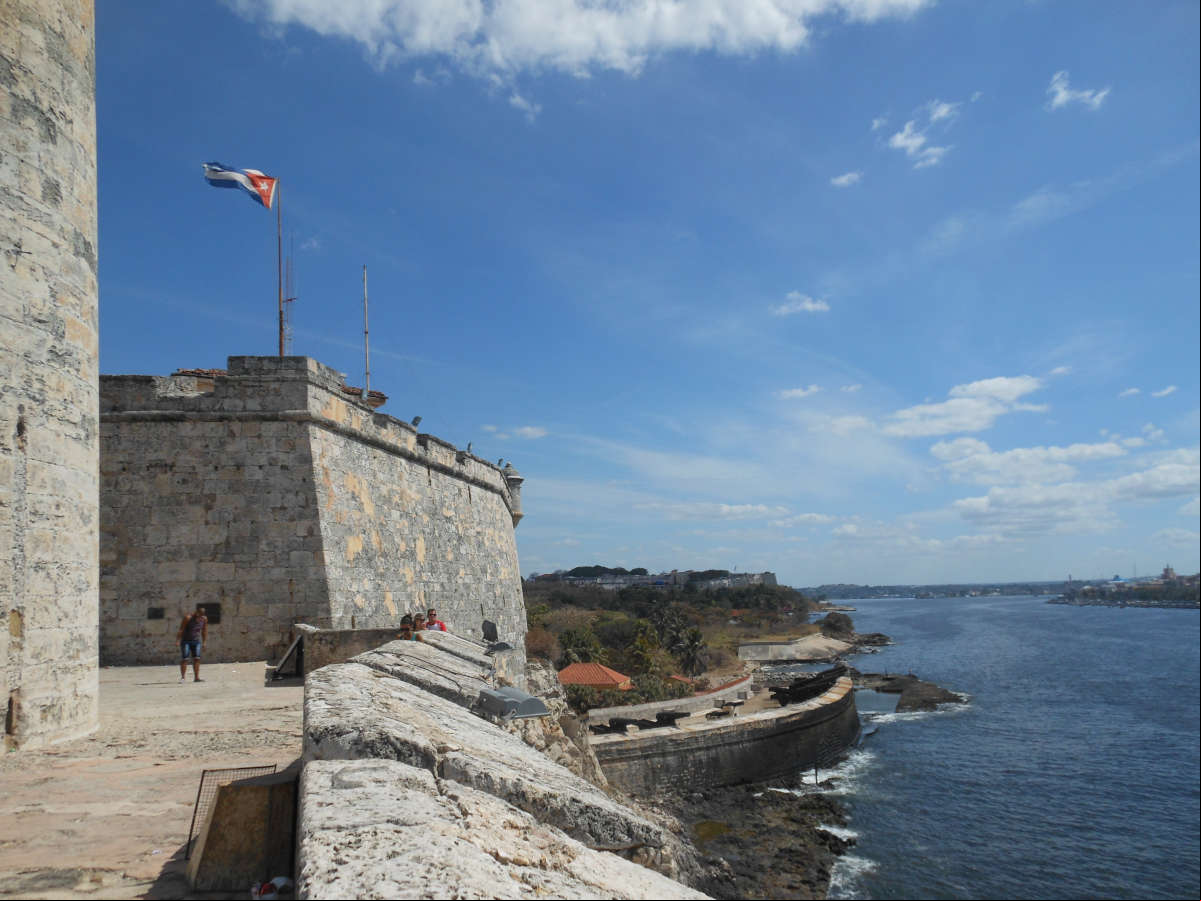 Entrada de la Bahía de la Habana vista desde el Castillo del Morro Entrada de la Bahía de la Habana vista desde el Castillo del Morro