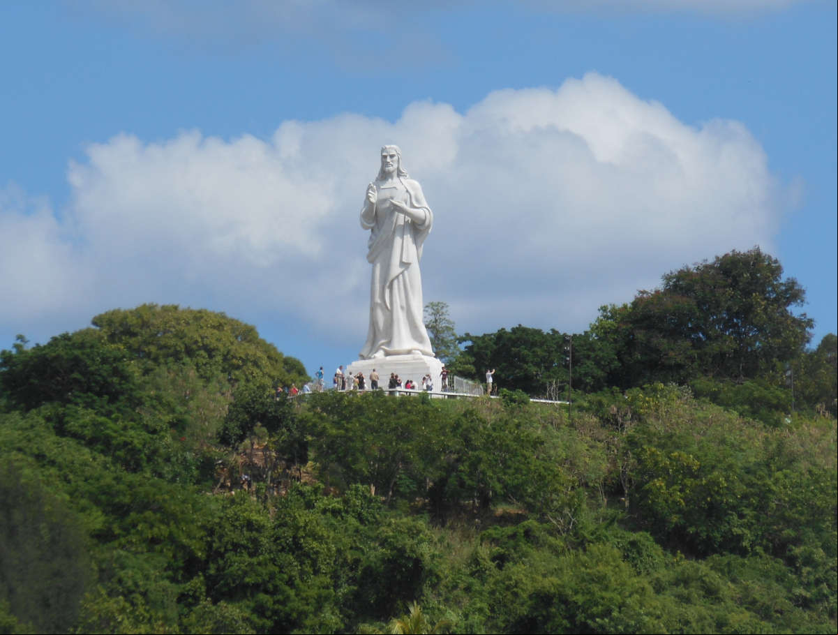 El Cristo de La Habana, estatua situada a la entrada de la bahía de la Habana, Cuba El Cristo de La Habana, estatua situada a la entrada de la bahía de la Habana, Cuba