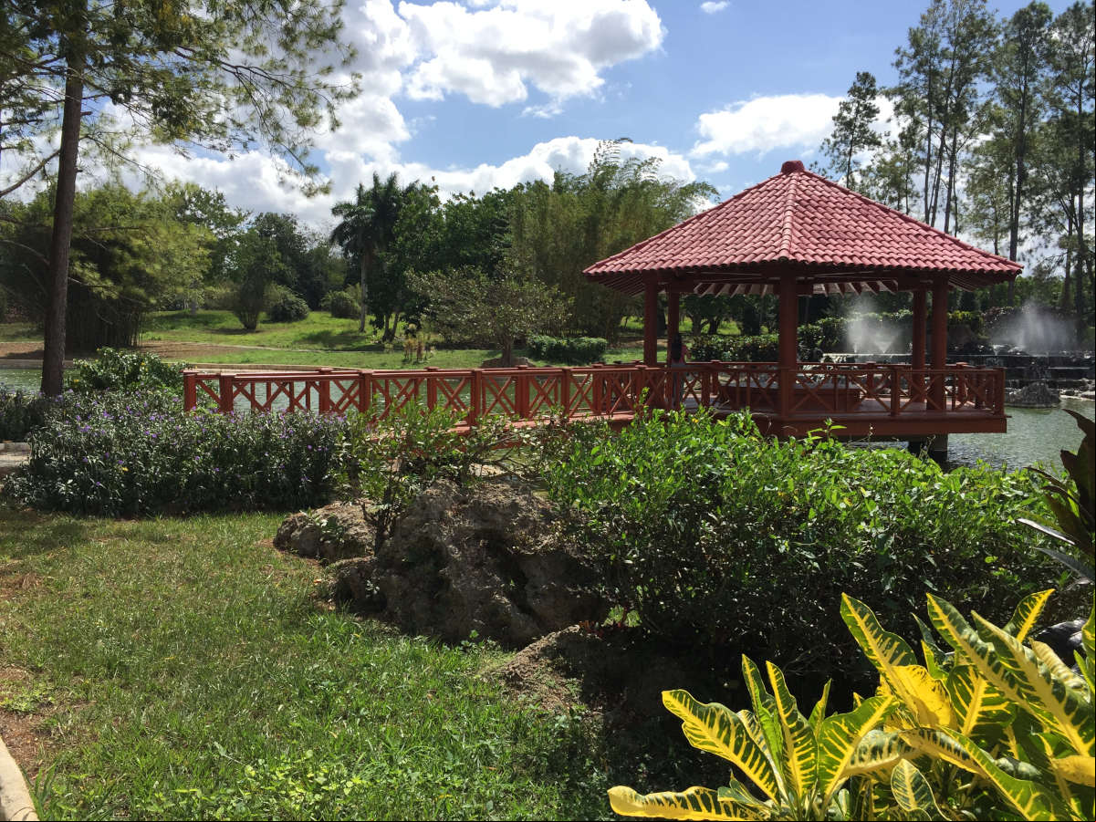 Kaiyu-Shiki-teien o Jardín de paseo en el Jardín Botánico de la Habana Kaiyu-Shiki-teien o Jardín de paseo en el Jardín Botánico de la Habana
