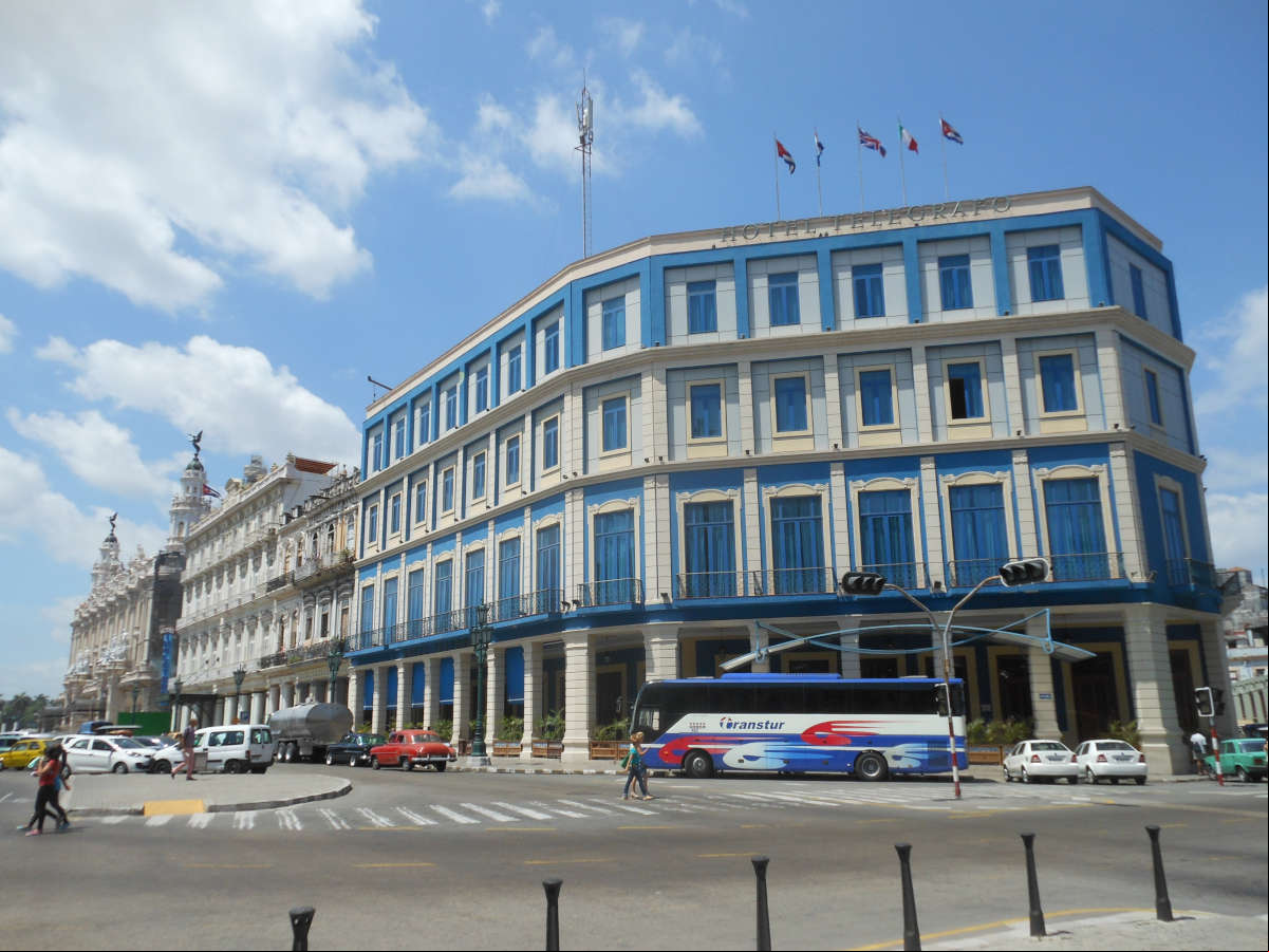 Esquina del Paseo de Martí o Paseo del Prado con la calle Neptuno, la Habana Esquina del Paseo de Martí o Paseo del Prado con la calle Neptuno, la Habana