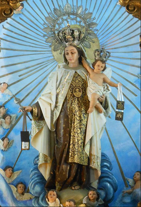 Imagen de la Virgen del Carmen o Nuestra Señora de Monte Carmelo, patrona de los mares marineros e intercesora de las ánimas en el purgatorio Fondo de pantalla cristiano para el celular: Imagen de la Virgen del Carmen