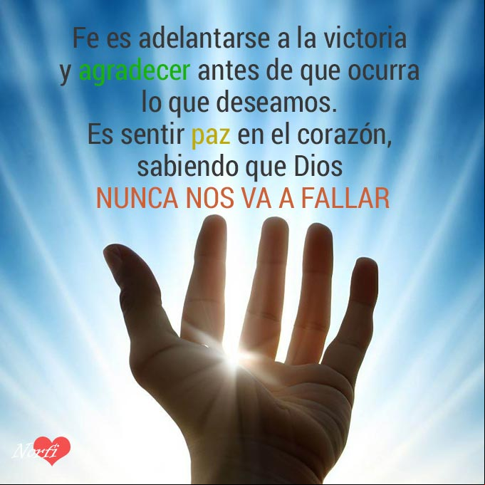 Fe es adelantarse a la victoria y agradecer antes de que ocurra lo que deseamos. Es sentir paz en el corazón, sabiendo que Dios nunca nos va a fallar. #FeEnDios Mano de una persona delante de los rayos del sol