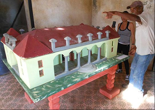 Maqueta de la antigua casa de vivienda de Angerona Maqueta de la antigua casa de vivienda de Angerona
