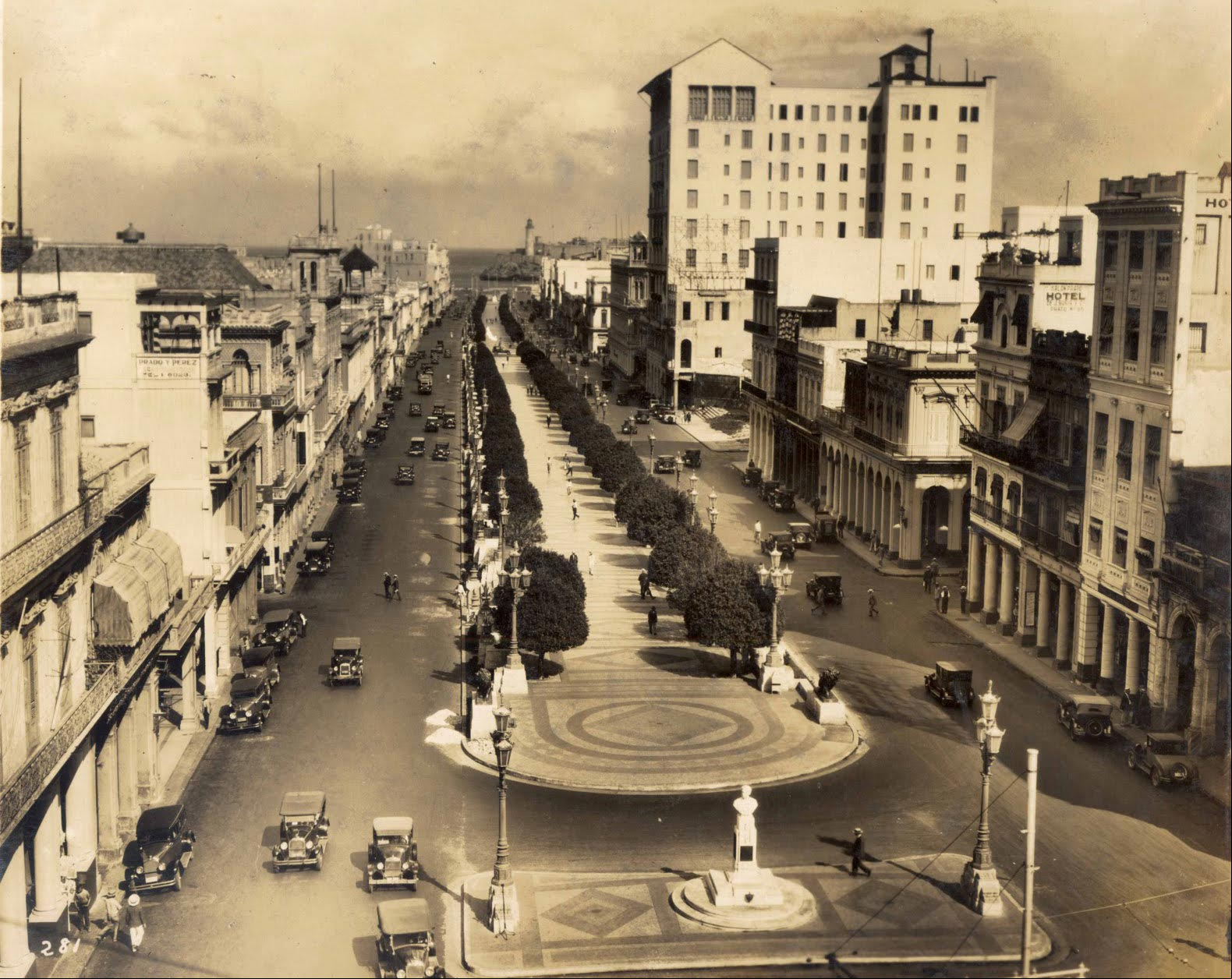 El Paseo del Prado de la Habana en los años 30 El Paseo del Prado de la Habana en los años 30