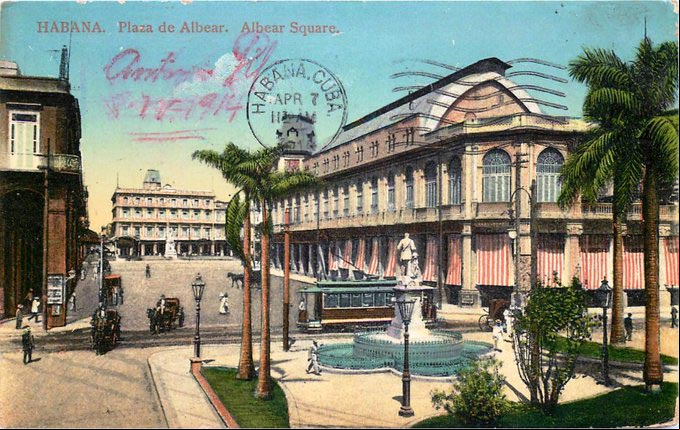 Plaza de Albear en la Habana Vieja Plaza de Albear en la Habana Vieja