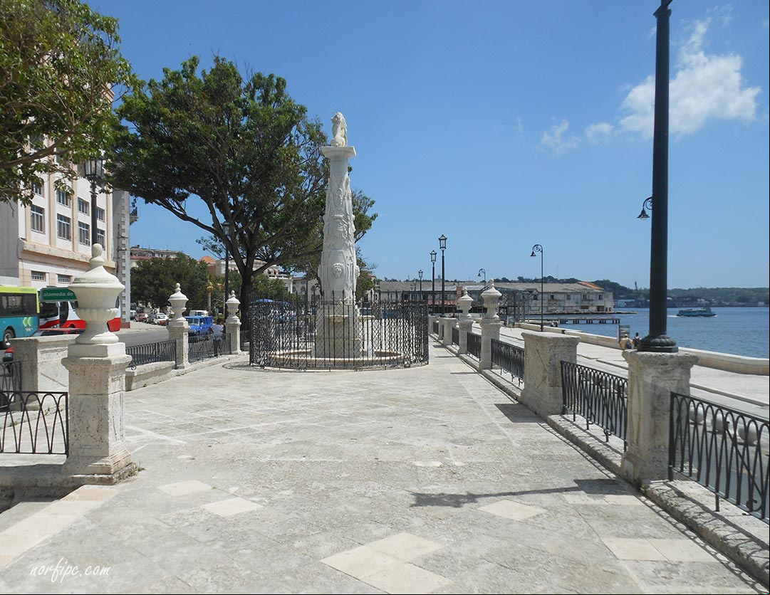 El Paseo la Alameda de Paula en la Habana Vieja El Paseo la Alameda de Paula en la Habana Vieja