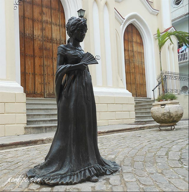 La estatua de Cecilia Valdés en la Habana Vieja La estatua de Cecilia Valdés en la Habana Vieja