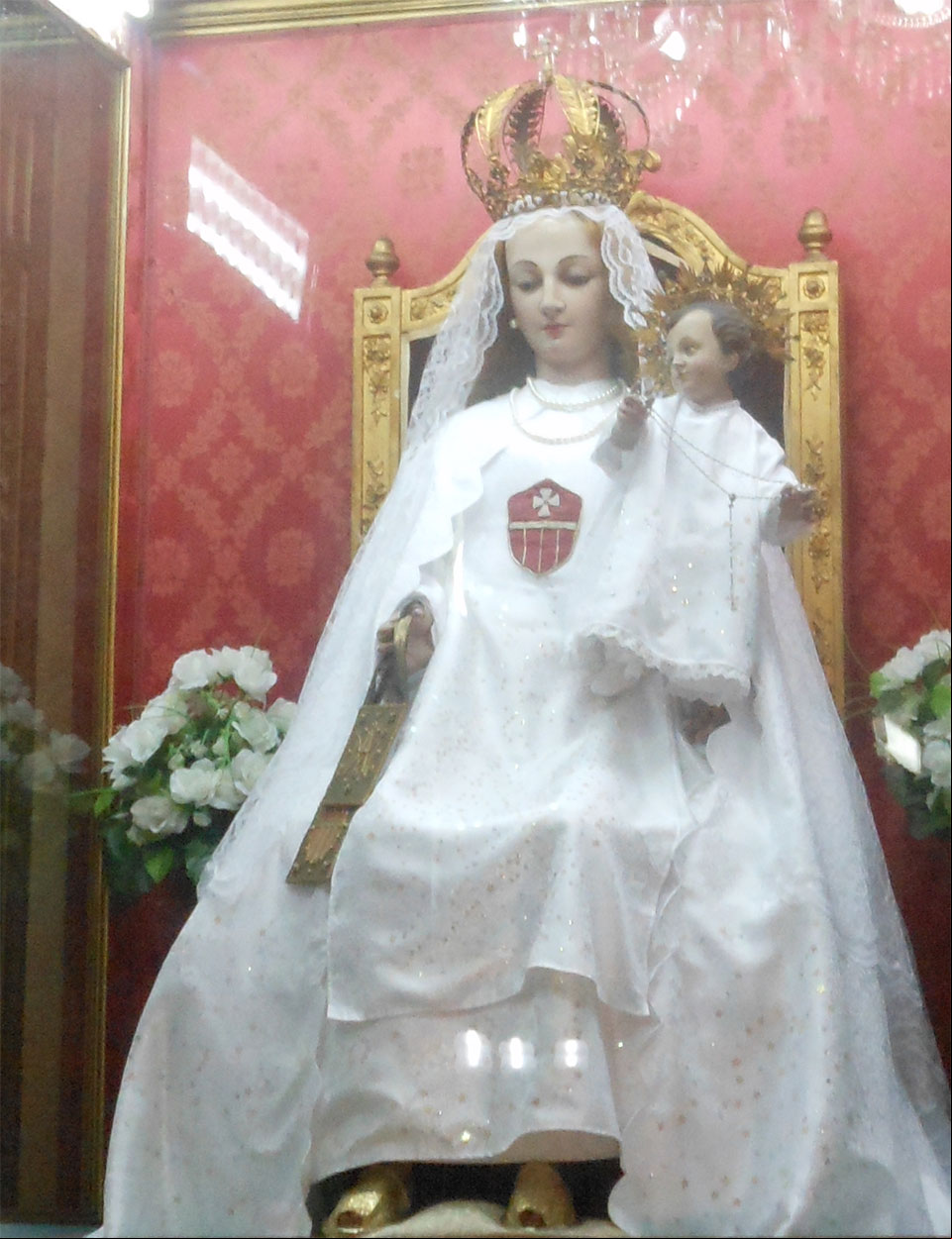 Imagen de la Virgen de la Merced, que se conserva dentro de la Iglesia de la Merced, en la Habana Vieja, Cuba Imagen de la Virgen de la Merced