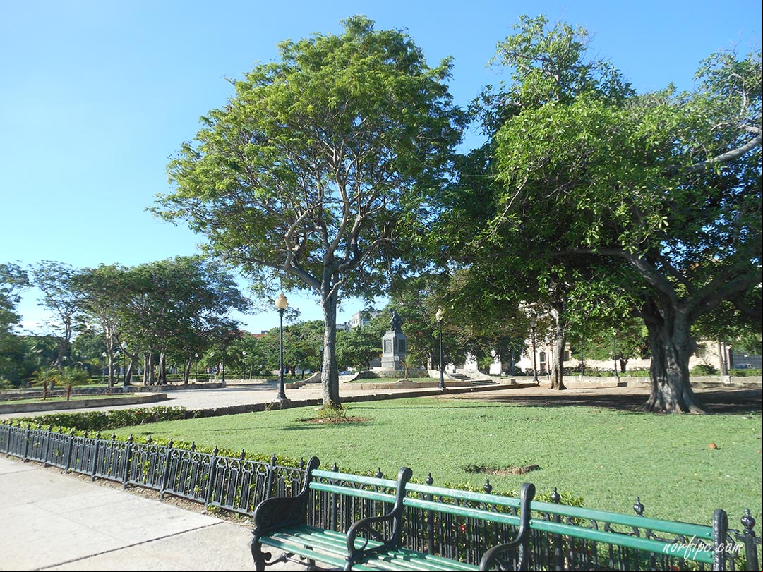 Parque Luz y Caballero en la Habana Vieja Parque Luz y Caballero en la Habana Vieja
