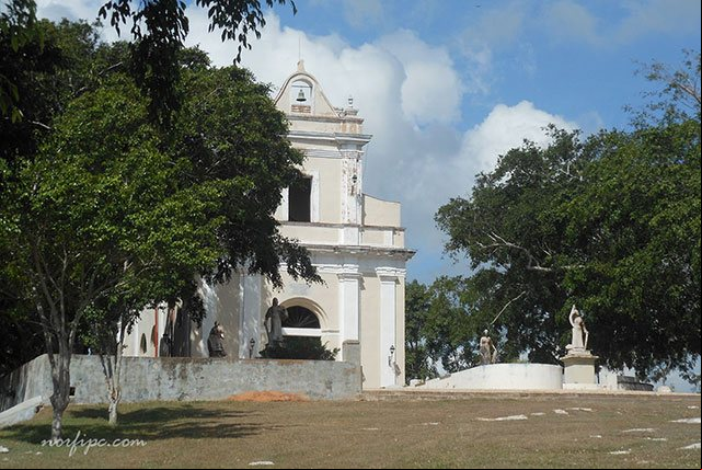 Frente de la Ermita de Monserrat en las Alturas de Simpson, al norte de la ciudad de Matanzas Frente de la Ermita de Monserrat en las Alturas de Simpson, al norte de la ciudad de Matanzas