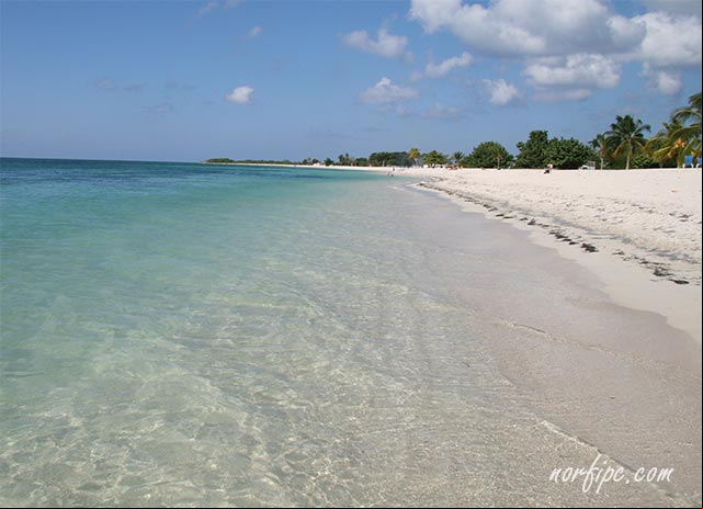 La Playa Ancón en el sur de Cuba, cerca de Trinidad La Playa Ancón en el sur de Cuba, cerca de Trinidad