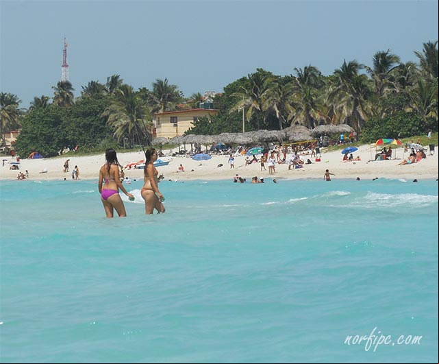 La Playa Varadero, una gran piscina azul La Playa Varadero, una gran piscina azul