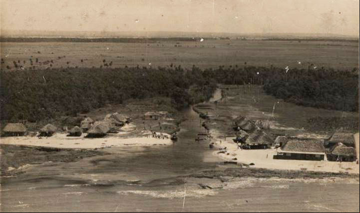 Foto aérea de 1950 de la desembocadura del Rio y la Playa Mayabeque Foto aérea de 1950 de la desembocadura del Rio y la Playa Mayabeque