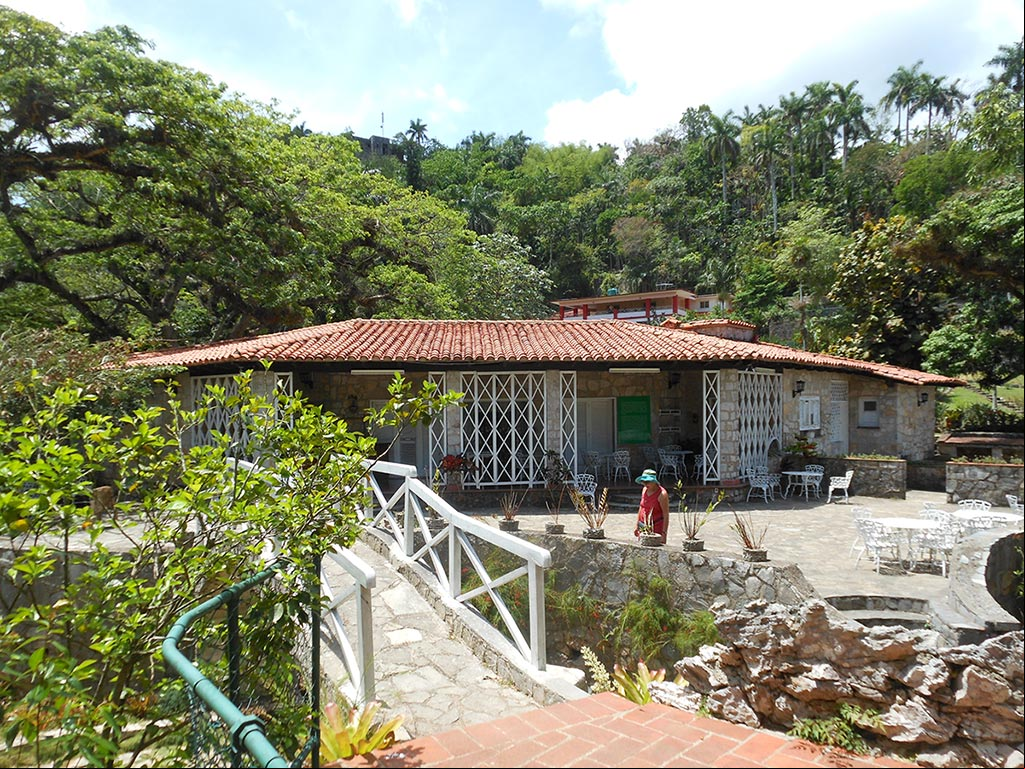 Casa vivienda de Felipe Camacho, el creador del Orquideario de Soroa Casa vivienda de Felipe Camacho, el creador del Orquideario de Soroa
