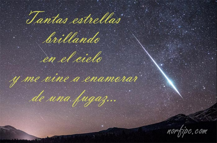 Tantas estrellas brillando en el cielo y me vine a enamorar de una fugaz...#Desilusiones Tantas estrellas brillando en el cielo y me vine a enamorar de una fugaz