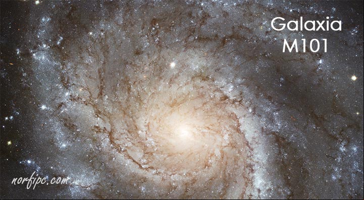 Foto de la galaxia espiral M101 o Galaxia del Molinete Foto de la galaxia espiral M101 o Galaxia del Molinete