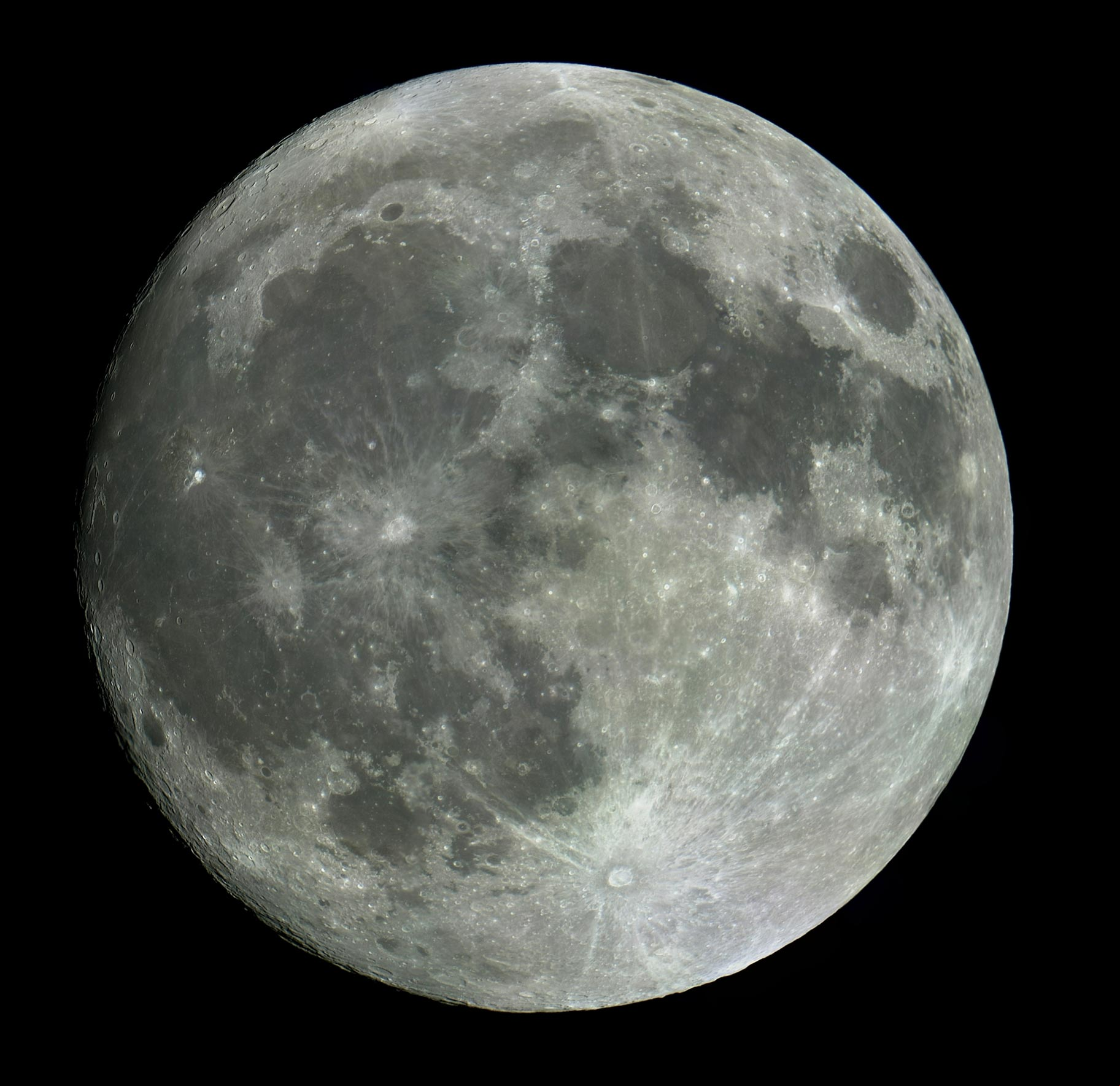 Fotografía de nuestro satélite la Luna tomada desde la Tierra, en su fase de Luna Llena. #FotosLuna Fotografía de la Luna en su fase de Luna Llena