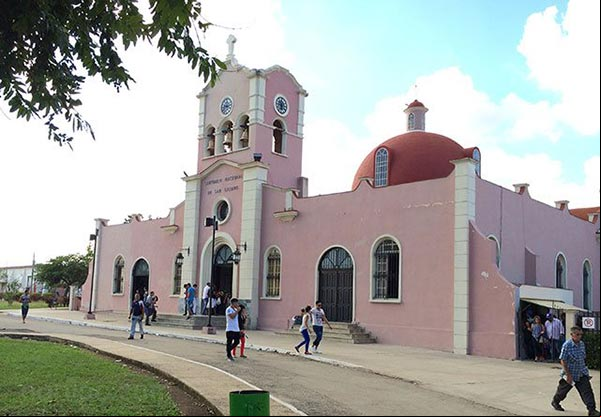 Frente de la iglesia del Santuario de San Lázaro en el Rincón Frente de la iglesia del Santuario de San Lázaro en el Rincón