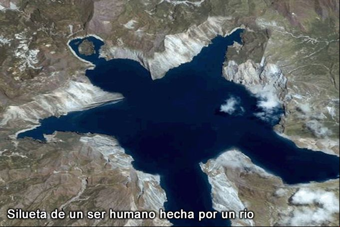 Caprichosa silueta de un ser humano formada por un rio Caprichosa silueta de un ser humano formada por un rio