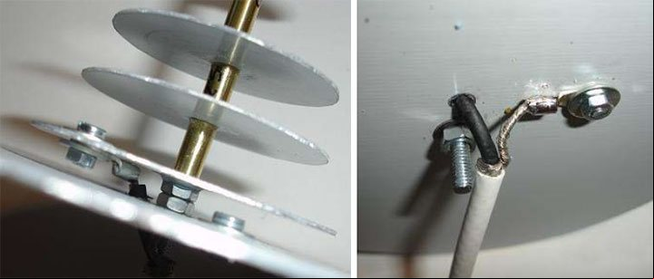 Conexión del cable coaxial al reflector y un director de la antena SRM para Wi-Fi Conexión del cable coaxial al reflector y un director de la antena SRM para Wi-Fi